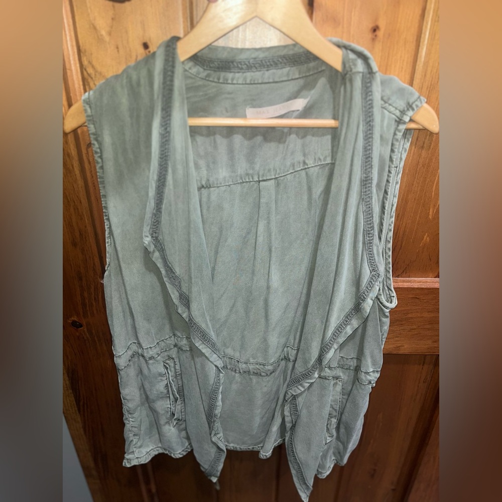 Max Jeans Sleeveless Open Front Vest in Olive Green
